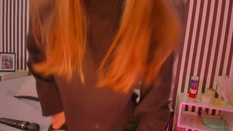 Snapshot of samaantha_white_ chatting on September 20, 11:44 am Samaantha online show from September 20, 11:44 am