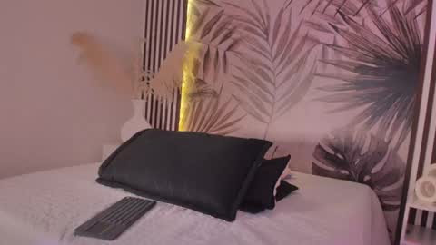 Snapshot of samaantha_white_ chatting on November 8, 11:43 am Samaantha online show from November 8, 11:43 am