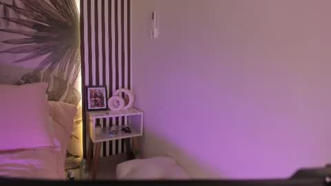 Snapshot of samaantha_white_ chatting on June 18, 11:25 am Samaantha online show from June 18, 11:25 am