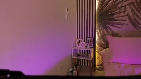 Snapshot of samaantha_white_ chatting on June 23, 11:30 am Samaantha online show from June 23, 11:30 am