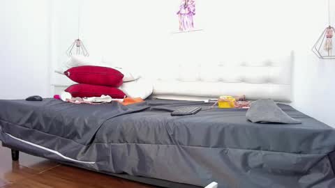 Snapshot of samanta_joness chatting on December 19, 12:34 am Sofia online show from December 19, 12:34 am