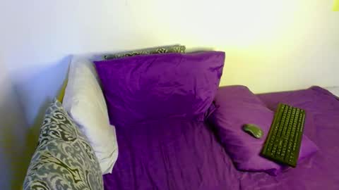 Snapshot of samanta_r_ chatting on December 2, 4:57 pm Samanta online show from December 2, 4:57 pm