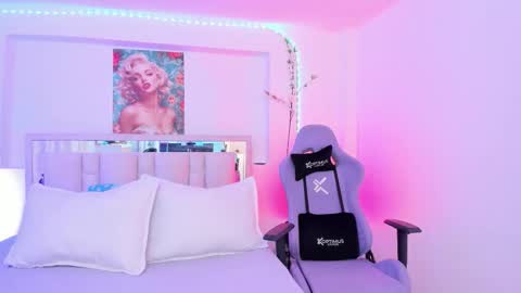 Snapshot of samanta_roberts1 chatting on November 24, 2:17 pm Samanta online show from November 24, 2:17 pm