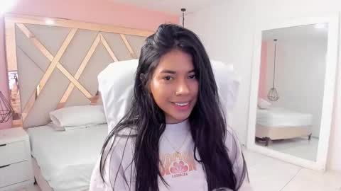 Snapshot of samantaa_shy chatting on November 22, 4:00 am sam online show from November 22, 4:00 am