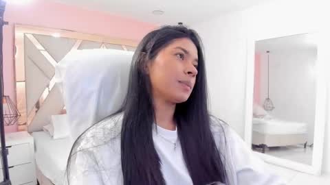 Snapshot of samantaa_shy chatting on November 23, 2:11 am sam online show from November 23, 2:11 am