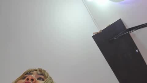 Snapshot of samantaasm chatting on October 17, 10:23 pm samantaasm online show from October 17, 10:23 pm