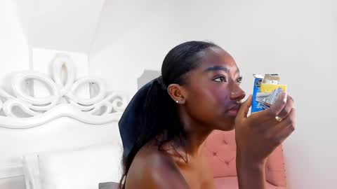 Snapshot of samantamarquez chatting on February 17, 10:36 pm Samanta online show from February 17, 10:36 pm