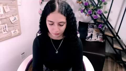 Snapshot of samantha2girl chatting on June 21, 5:37 pm samantha online show from June 21, 5:37 pm