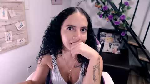 Snapshot of samantha2girl chatting on July 13, 7:49 pm samantha online show from July 13, 7:49 pm