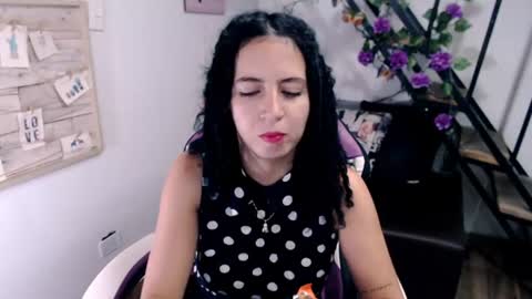 Snapshot of samantha2girl chatting on July 28, 7:39 pm samantha online show from July 28, 7:39 pm