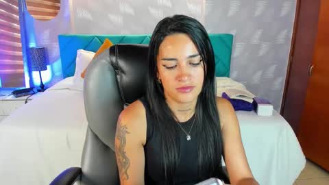 Snapshot of samantha__gomez1 chatting on October 2, 1:40 pm natalia online show from October 2, 1:40 pm