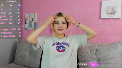 Snapshot of samantha_browwnn chatting on December 24, 4:19 pm samantha_browwnn online show from December 24, 4:19 pm