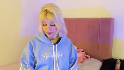 Snapshot of samantha_browwnn chatting on December 17, 3:34 am samantha_browwnn online show from December 17, 3:34 am