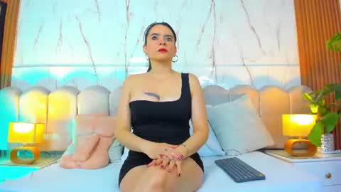 Snapshot of samantha_fiire chatting on June 16, 12:08 pm samantha_fiire online show from June 16, 12:08 pm