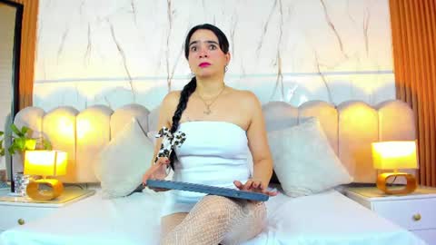 Snapshot of samantha_fiire chatting on June 30, 12:17 pm samantha_fiire online show from June 30, 12:17 pm