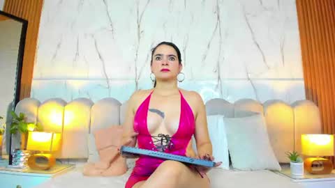 Snapshot of samantha_fiire chatting on July 9, 12:31 pm samantha_fiire online show from July 9, 12:31 pm