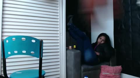 Snapshot of samantha_fox_squirt chatting on December 12, 10:02 am lizzy online show from December 12, 10:02 am