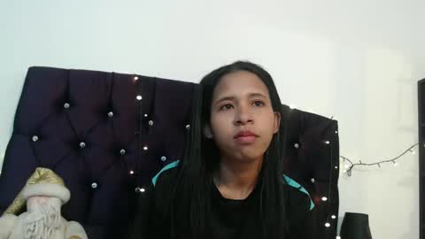 Snapshot of samantha_fox_squirt chatting on December 24, 4:22 am lizzy online show from December 24, 4:22 am