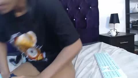 Snapshot of samantha_fox_squirt chatting on January 22, 10:15 pm lizzy online show from January 22, 10:15 pm