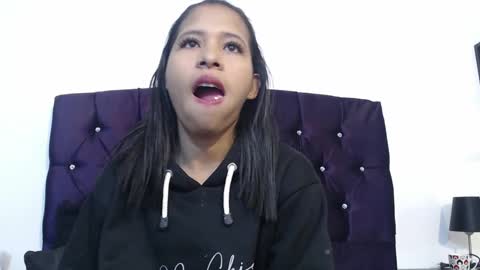 Snapshot of samantha_fox_squirt chatting on January 27, 10:27 pm lizzy online show from January 27, 10:27 pm