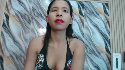 Snapshot of samantha_fox_squirt chatting on October 27, 6:56 pm lizzy online show from October 27, 6:56 pm