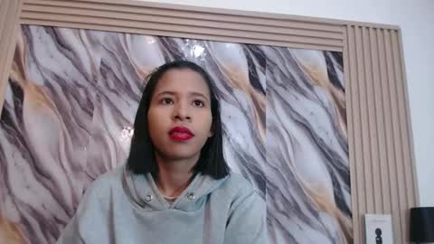 Snapshot of samantha_fox_squirt chatting on November 30, 12:47 am lizzy online show from November 30, 12:47 am