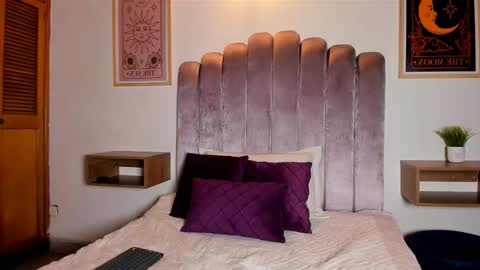 samantha_lux_ online show from October 31, 10:27 am