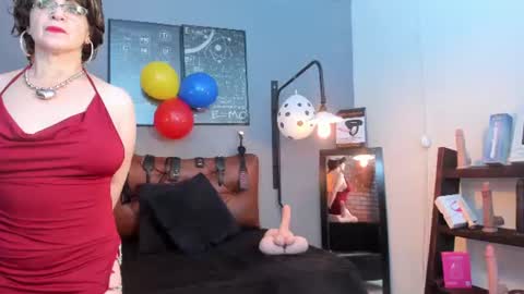 Snapshot of samantha_mature56 chatting on June 30, 2:01 am Sam online show from June 30, 2:01 am