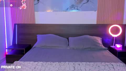 Snapshot of samantha_moons chatting on December 4, 11:24 pm samantha_moons online show from December 4, 11:24 pm