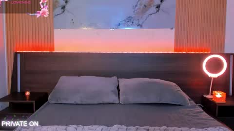 Snapshot of samantha_moons chatting on May 11, 11:57 pm samantha_moons online show from May 11, 11:57 pm