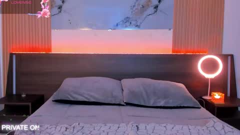 Snapshot of samantha_moons chatting on June 4, 12:27 am samantha_moons online show from June 4, 12:27 am