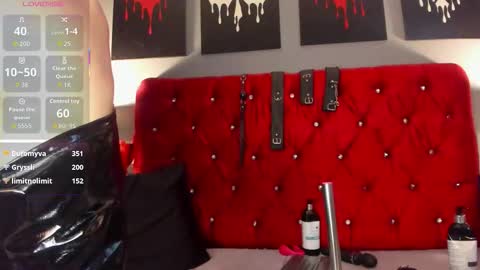 Snapshot of samantha_mouret chatting on November 7, 9:15 pm SAMANTHA online show from November 7, 9:15 pm