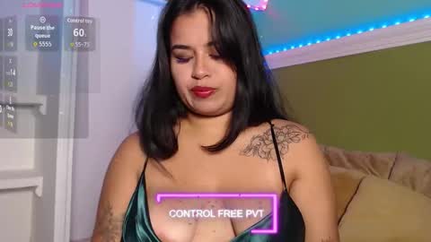 samantha_smiith__ online show from January 18, 12:03 am