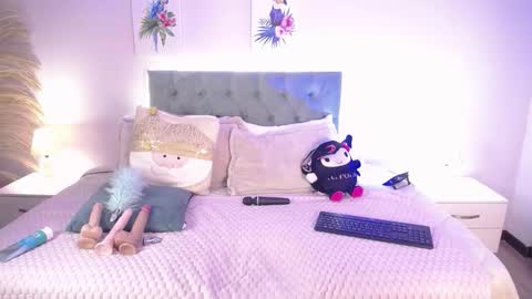 Snapshot of samantha_spike chatting on December 1, 8:08 am Samantha online show from December 1, 8:08 am