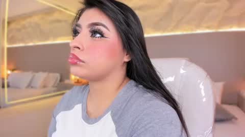 Snapshot of samanthaa_22_ chatting on July 23, 11:52 am Samanthaa online show from July 23, 11:52 am