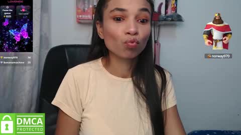 Snapshot of samanthaa_queen chatting on February 5, 10:51 am sam online show from February 5, 10:51 am