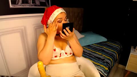 Snapshot of samanthaanderson chatting on December 15, 11:31 pm Samantha Anderson online show from December 15, 11:31 pm