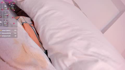 Snapshot of samanthaheinz chatting on February 7, 2:29 am V A N E S S A online show from February 7, 2:29 am