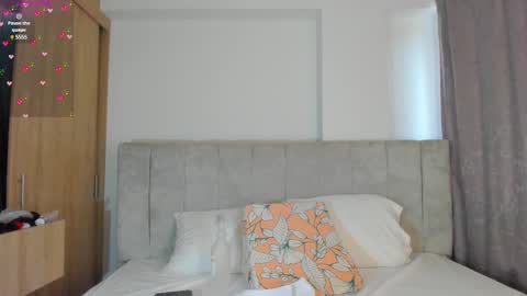 Snapshot of samanthaheinz chatting on February 11, 9:03 pm V A N E S S A online show from February 11, 9:03 pm