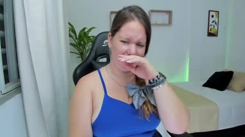 Snapshot of samanthaleon chatting on December 18, 1:37 am Samantha samy online show from December 18, 1:37 am