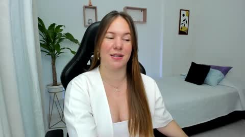 Snapshot of samanthaleon chatting on March 1, 1:43 am Samantha samy online show from March 1, 1:43 am