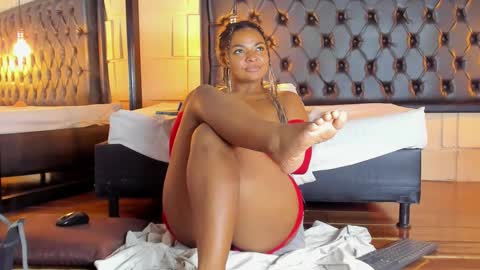 Snapshot of samanthamilan chatting on March 1, 4:54 pm Alejandra online show from March 1, 4:54 pm