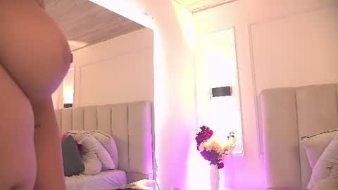 Samantha Vega online show from July 21, 8:00 pm