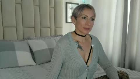 Snapshot of samanthaxmami chatting on January 14, 6:38 pm Samixmami online show from January 14, 6:38 pm