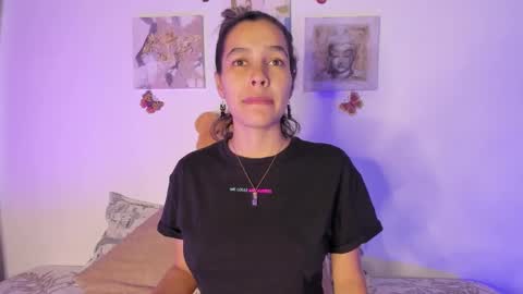 Samara is my name a pleasure delighted that you are here leave your thumb up it is important to me online show from February 7, 10:20 pm