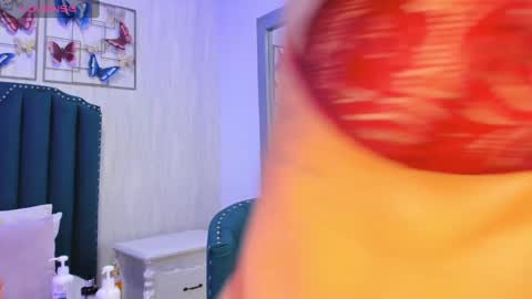 Snapshot of samara_warren chatting on December 19, 2:57 pm Samara Warren online show from December 19, 2:57 pm