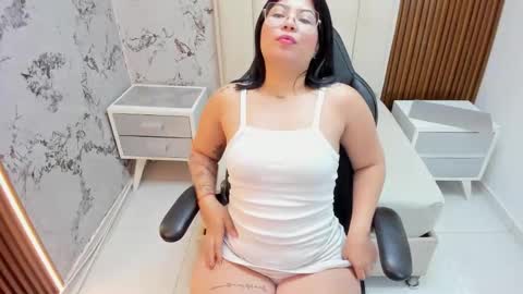 samaralee3 online show from February 16, 12:34 pm