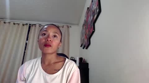 Snapshot of samary_thomas chatting on March 7, 12:15 am samary thomas online show from March 7, 12:15 am