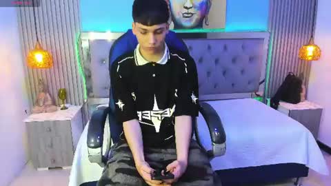 Sam online show from July 1, 1:02 pm