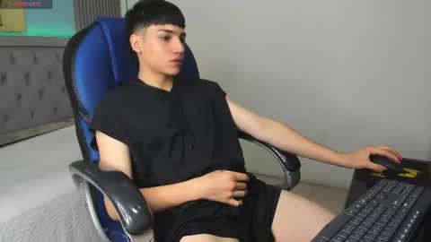 Sam online show from July 3, 1:28 pm